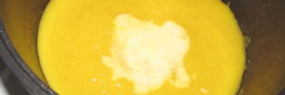 суп-пюре из тыквы с беконом и орехами