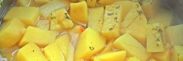 суп-пюре картофельный с горошком и беконом