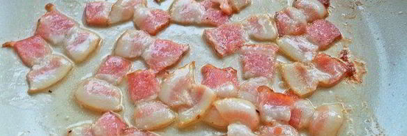 суп-пюре картофельный с горошком и беконом