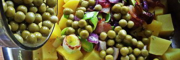 суп-пюре картофельный с горошком и беконом