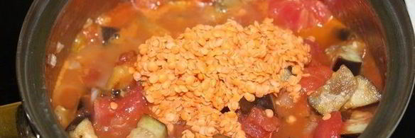 суп-пюре с баклажаном, томатами и чечевицей