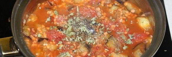 суп-пюре с баклажаном, томатами и чечевицей