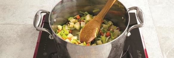 суп-пюре с кнелями из лосося