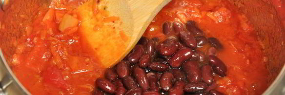 суп-пюре с консервированной фасолью и томатами
