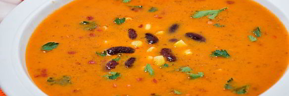 суп-пюре с консервированной фасолью и томатами