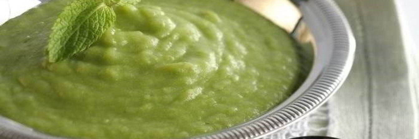 Суп-пюре с зеленым горошком, мятой и луком-пореем