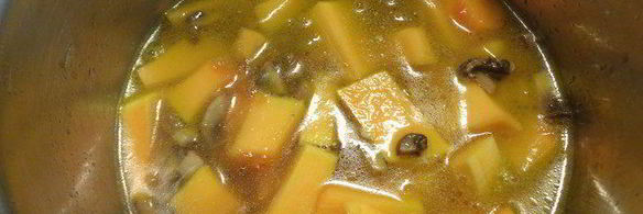 тыквенный суп-пюре с грибами и перцем чили