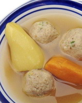 Суп с куриными фрикадельками и вермишелью