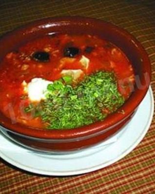 Суп-шечаманды из кизила с грецкими орехами