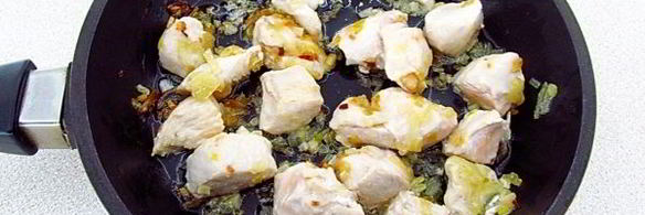 томатный суп с курицей и спаржевой фасолью