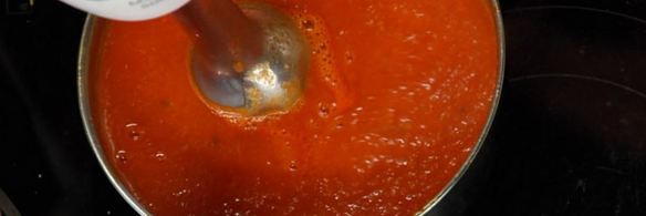 томатный суп с пельмешками