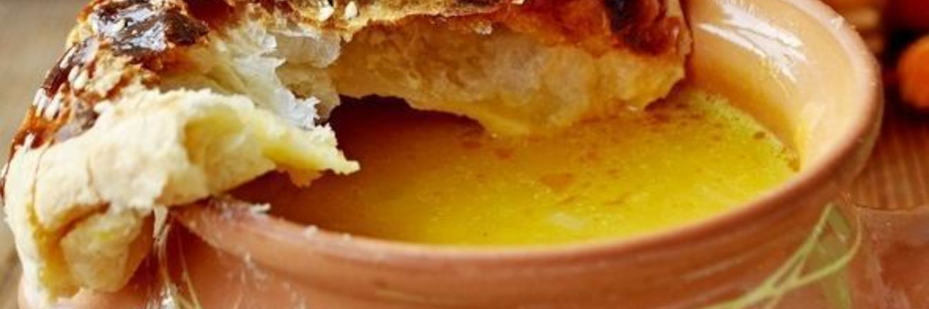 Тыквенный суп в горшочках с креветками