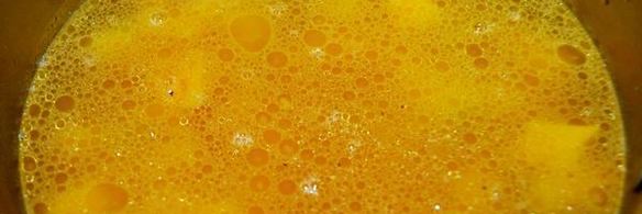 тыквенный суп в горшочках с креветками