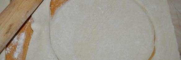 тыквенный суп в горшочках с креветками