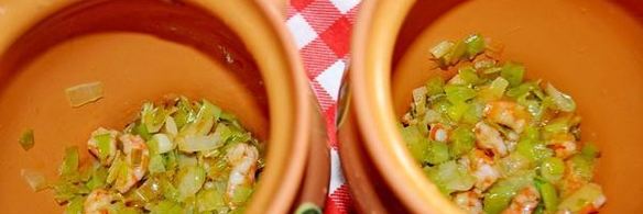 тыквенный суп в горшочках с креветками