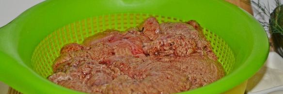 блинчики из икры карпа с соусом