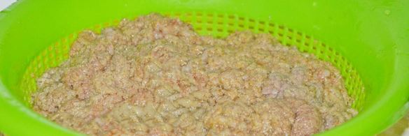 блинчики из икры карпа с соусом