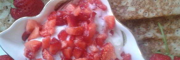 блинчики с рикоттой и клубникой