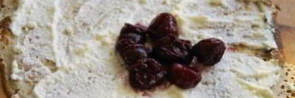 блинчики с творогом и вишней