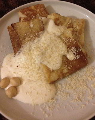 Блинчики с творожной начинкой и орехами