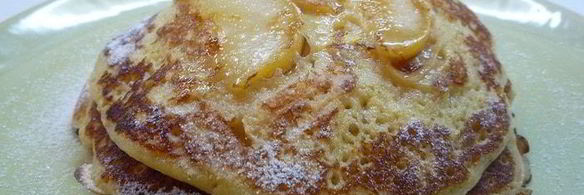 блинчики с яблочно-грушевым припеком и медом