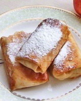 Блинчики с яблоками и корицей