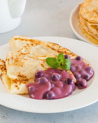 Блинчики со смородиной