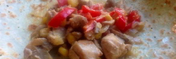 блины с начинкой из курицы, грибов, сладкого перца и кукурузы