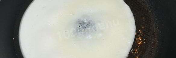 блины в бутылке с молоком