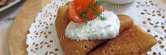 гречневые блины с красной рыбой и творожным кремом