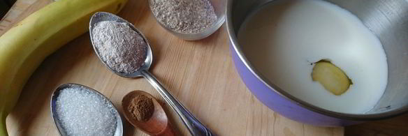 овсяноблин с бананом и арахисовой пастой