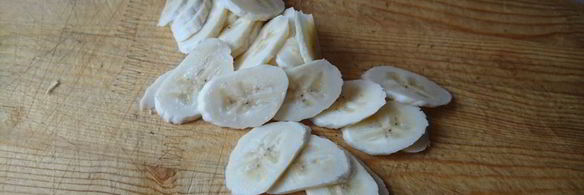 овсяноблин с бананом и арахисовой пастой