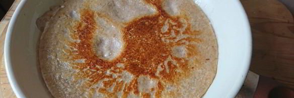 овсяноблин с бананом и арахисовой пастой