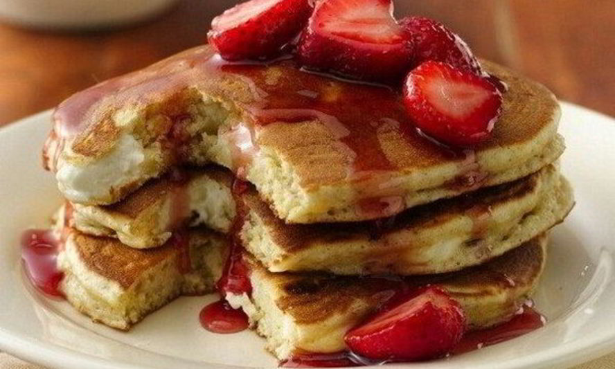 Рецепт пышных панкейков к завтраку