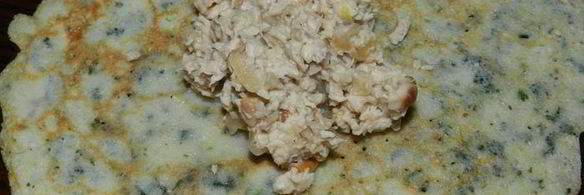 шпинатные блинчики, фаршированные куриной грудкой и белыми грибами
