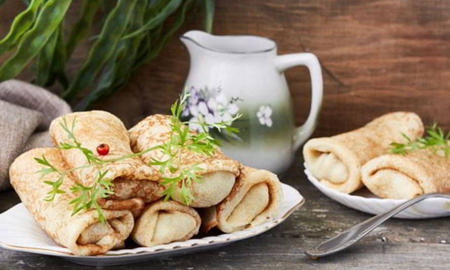 Рецепт сытных блинчиков с грибами и ветчиной