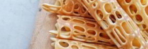 запеченные блины с сосисками