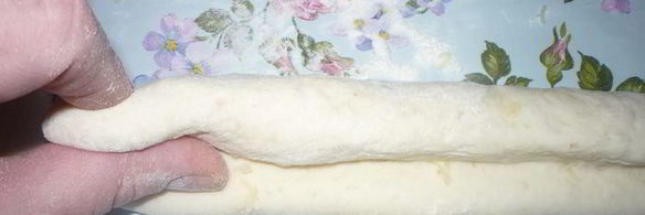 булочки и батончики с сыром