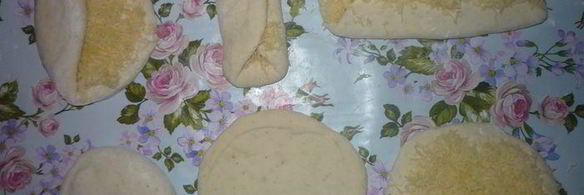 булочки и батончики с сыром