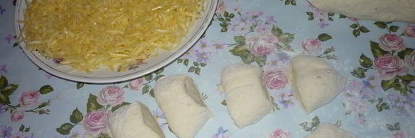 булочки и батончики с сыром