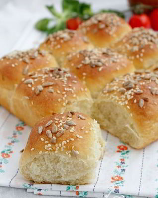 Булочки на простокваше с семечками