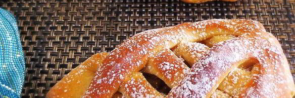 булочки с грушевой начинкой