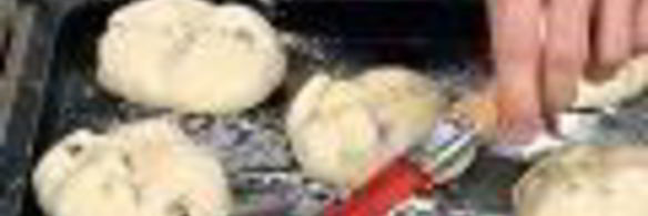 булочки с изюмом и розмарином