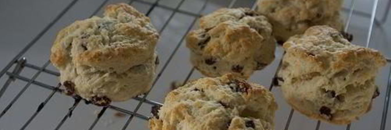 Булочки с изюмом