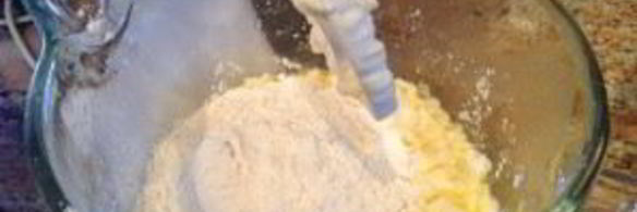 булочки с корицей и сливочной поливкой