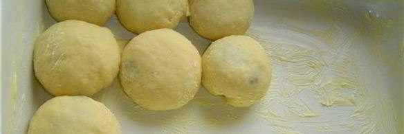 булочки с наполнителем, запеченные в сливках