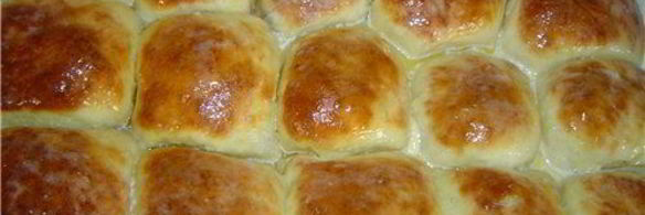 булочки с наполнителем, запеченные в сливках