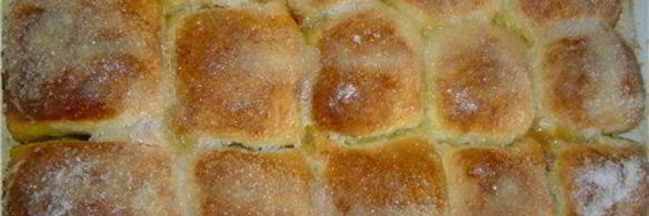 булочки с наполнителем, запеченные в сливках