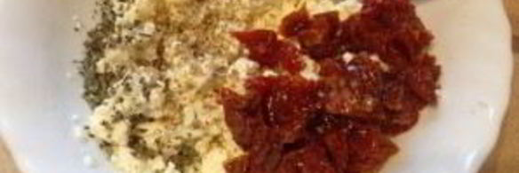 булочки с соленым сыром и вялеными помидорами