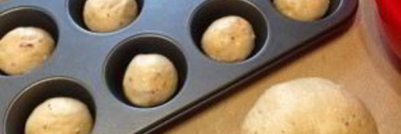 булочки с соленым сыром и вялеными помидорами